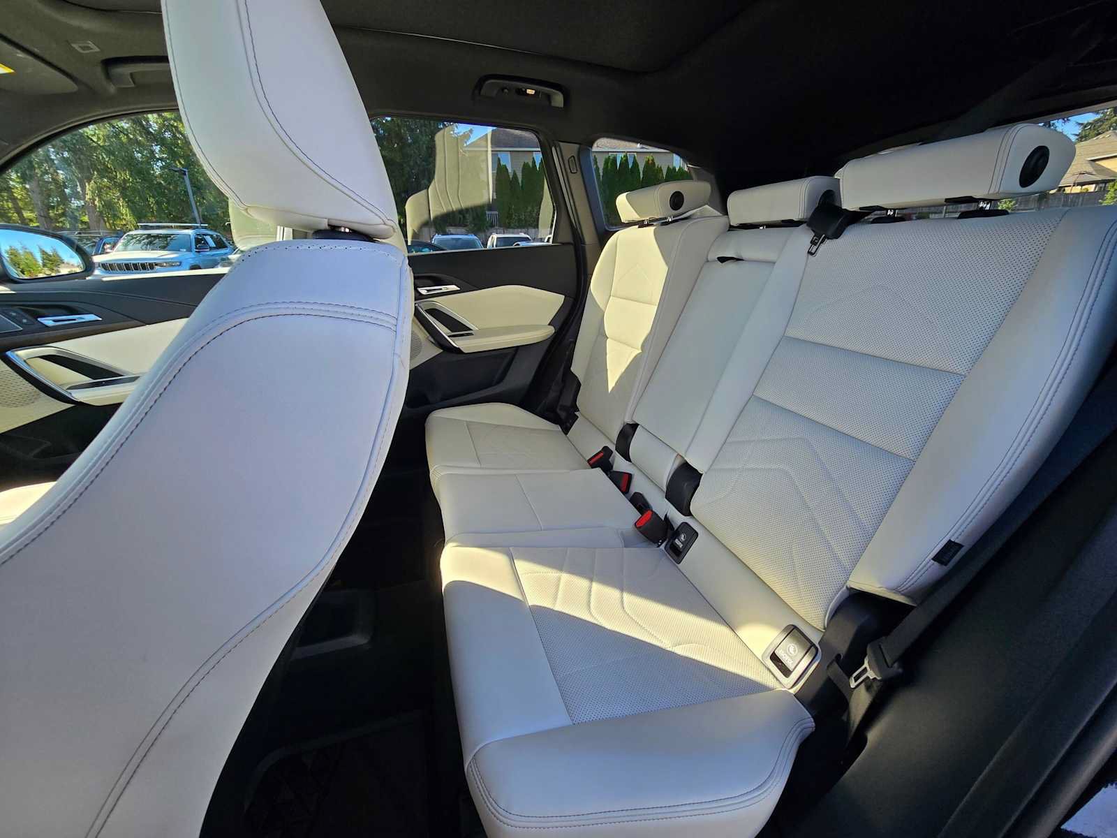 Used 2026 BMW X1 xDrive28i w/ Technology Package AWD/4WD image 17