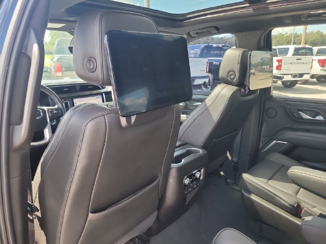Used 2021 GMC Yukon Denali w/ Denali Ultimate Package AWD/4WD image 14