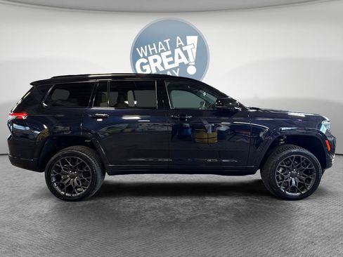 Used 2023 Jeep Grand Cherokee L Summit w/ Advanced Protech Group IV AWD/4WD image 2