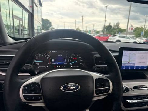 Used 2023 Ford Explorer XLT w/ Equipment Group 202A AWD/4WD image 23
