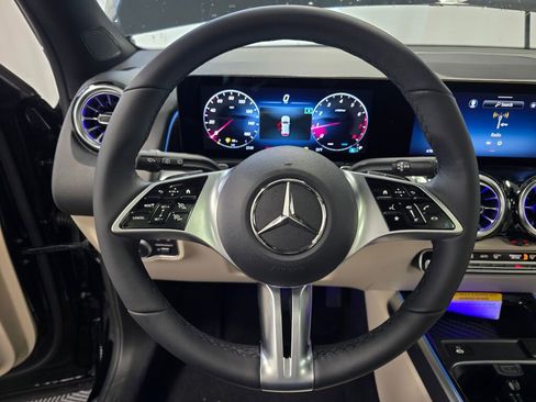 New 2026 Mercedes-Benz GLB 250 4MATIC image 14