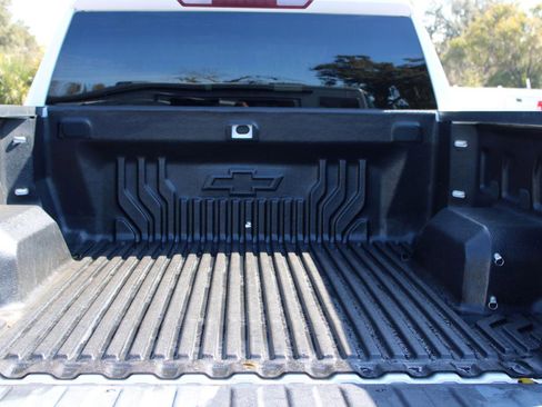 Used 2019 Chevrolet Silverado 1500 LT Trail Boss w/ Convenience Package image 9