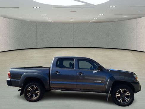 Used 2014 Toyota Tacoma PreRunner image 5