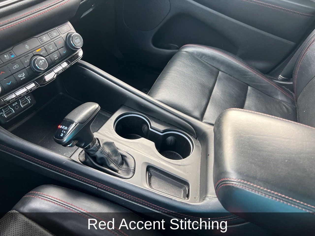 Used 2024 Dodge Durango GT RWD image 23