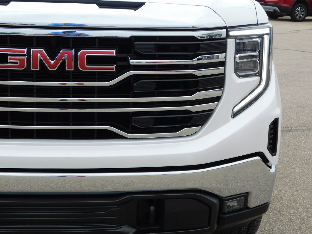 Used 2023 GMC Sierra 1500 SLT AWD/4WD image 14