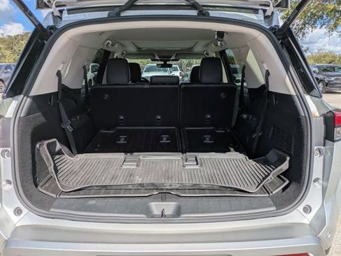 Used 2023 Nissan Pathfinder Platinum w/ Cargo Package image 11