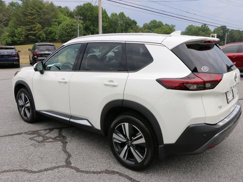 Used 2023 Nissan Rogue SL FWD image 3