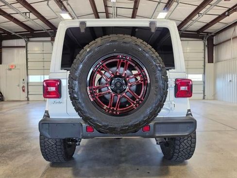 Used 2020 Jeep Wrangler Unlimited Sahara AWD/4WD image 4
