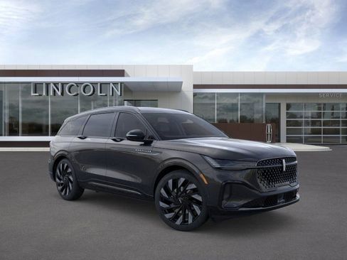 New 2025 Lincoln Nautilus Reserve w/ Jet Appearance Package image 7