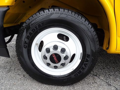 Used 2019 GMC Savana 3500 Extended w/ Driver Convenience Package image 40