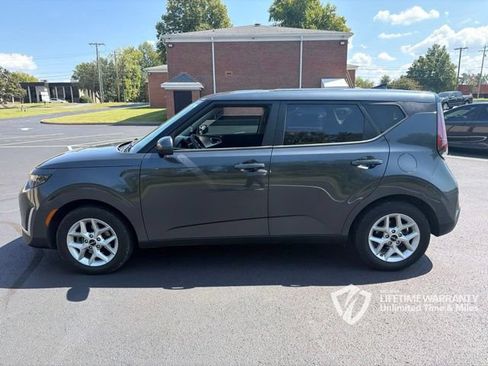 Used 2025 Kia Soul LX w/ LX Technology Package FWD image 9