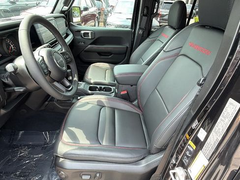 Certified 2026 Jeep Gladiator Rubicon w/ Steel Power Dome Hood Package AWD/4WD image 16
