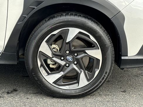 Certified 2025 Subaru Crosstrek 2.5i Limited w/ Crosstrek Mirror Package image 30