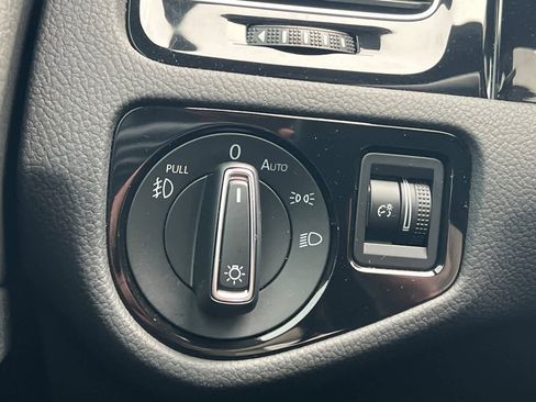 Used 2021 Volkswagen GTI S image 28