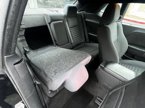 Used 2013 Dodge Challenger SXT image 16