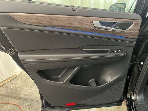 Certified 2024 Volkswagen Atlas SEL Premium R-Line image 23