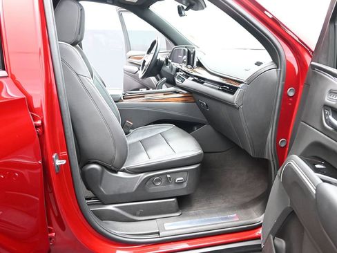 Certified 2024 Cadillac Escalade Premium Luxury image 16