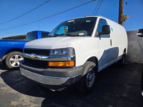 Used 2020 Chevrolet Express 2500 w/ Driver Convenience Package RWD image 1