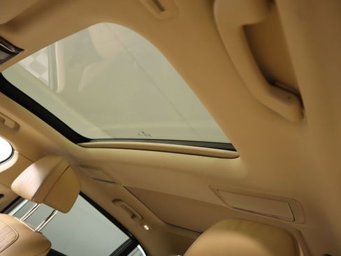 Used 2022 BMW 740i w/ Premium Package image 16