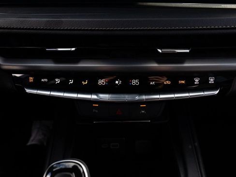 Used 2023 Cadillac XT4 Premium Luxury AWD/4WD image 15