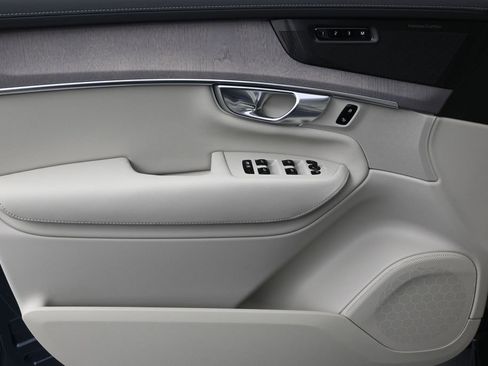 New 2026 Volvo XC90 T8 Ultra w/ Protection Package Premier AWD/4WD image 10