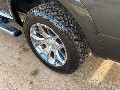 Used 2017 RAM 1500 Limited image 9