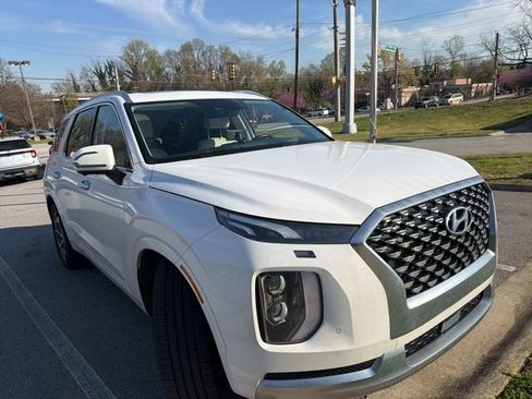 Used 2021 Hyundai Palisade Calligraphy image 2