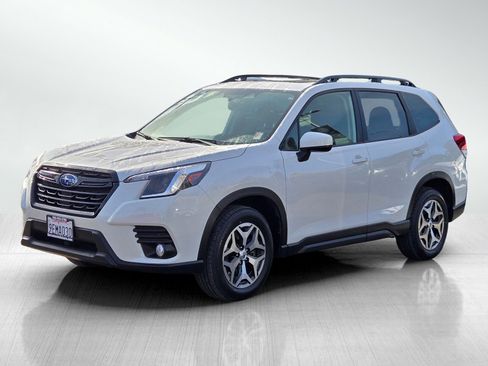 Used 2023 Subaru Forester Premium image 8