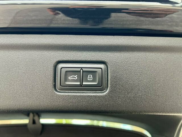 Used 2025 Audi A6 e-tron Prestige AWD/4WD image 11