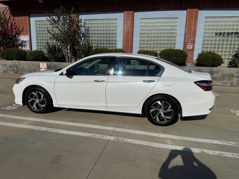 Used 2016 Honda Accord LX image 3