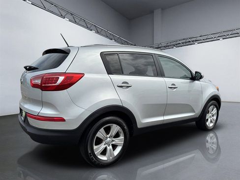 Used 2011 Kia Sportage LX w/ Convenience Pkg FWD image 7