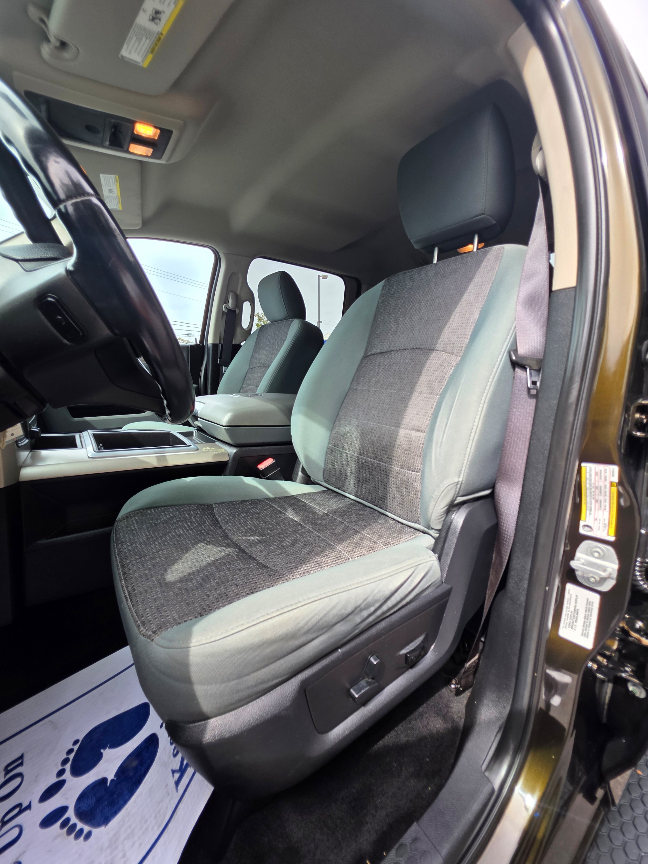 Used 2014 RAM 2500 SLT w/ Luxury Group AWD/4WD image 24
