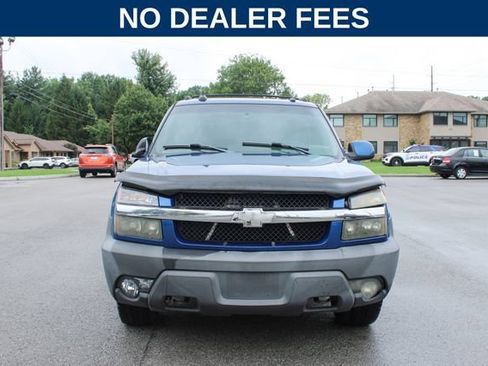 Used 2003 Chevrolet Avalanche 4x4 w/ Suspension Package, Off-Road image 3