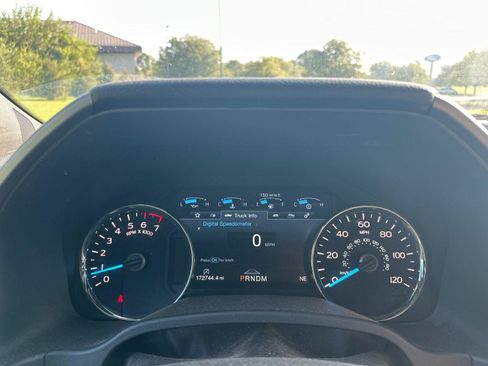 Used 2019 Ford F150 Platinum w/ Equipment Group 701A Luxury AWD/4WD image 20