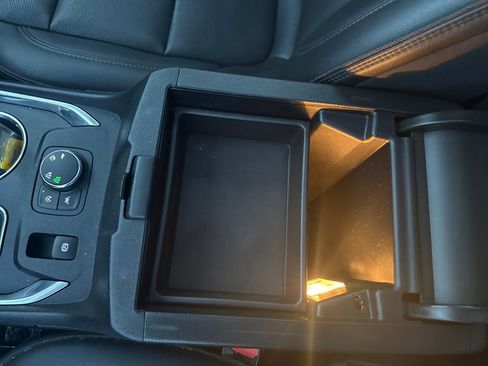 Used 2023 Chevrolet Traverse High Country image 31