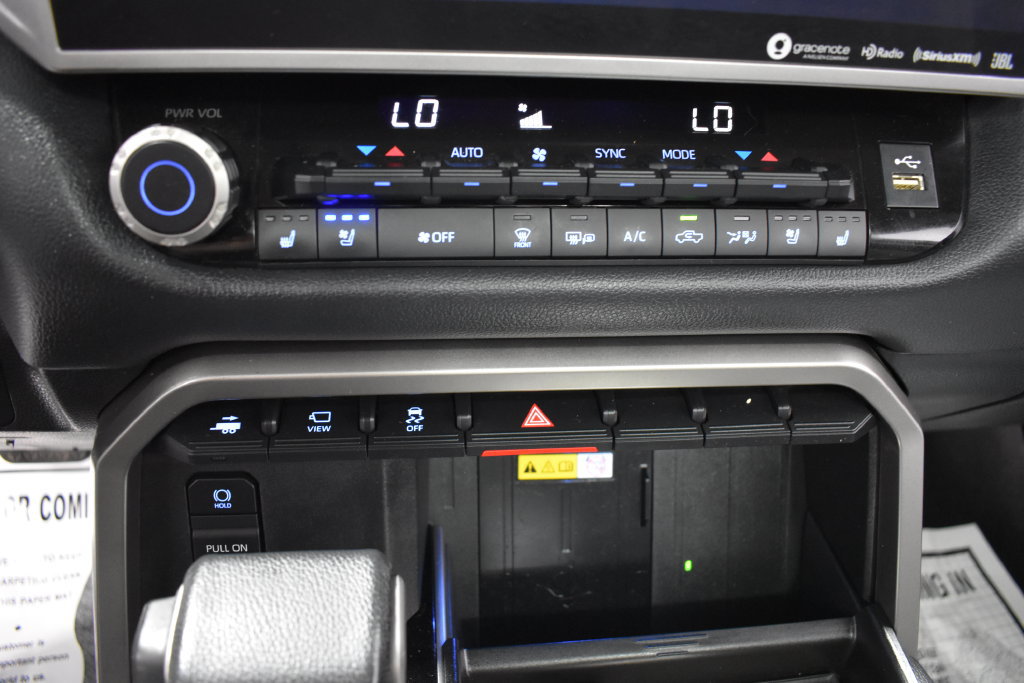 Used 2024 Toyota Tundra Limited AWD/4WD image 21