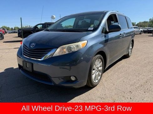 Used 2014 Toyota Sienna XLE AWD/4WD image 1