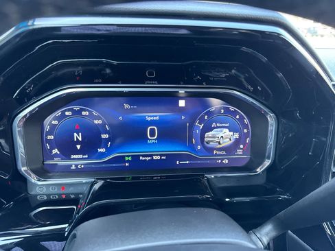 Used 2023 Chevrolet Silverado 1500 LT AWD/4WD image 19