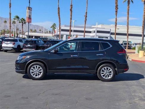 Used 2018 Nissan Rogue SV image 3