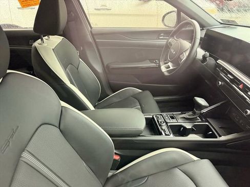 Used 2025 Kia K5 GT-Line image 12