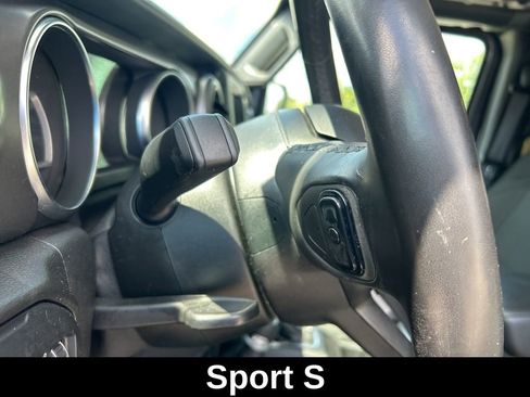 Used 2021 Jeep Wrangler Unlimited Sport AWD/4WD image 38