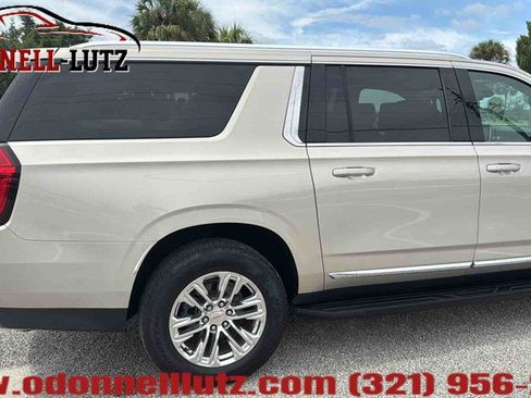 Used 2021 GMC Yukon XL SLT w/ SLT Premium Package AWD/4WD image 8