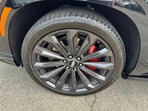 Used 2026 Cadillac Escalade ESV V AWD/4WD image 14