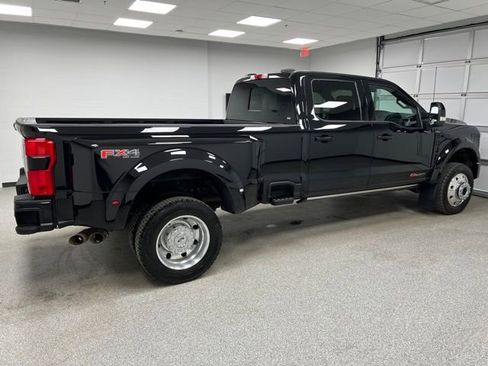 Used 2025 Ford F450 Platinum w/ FX4 Off-Road Package AWD/4WD image 11