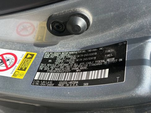 Used 2017 Toyota Highlander Limited AWD/4WD image 15