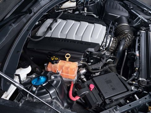 Used 2018 Chevrolet Camaro SS RWD image 42