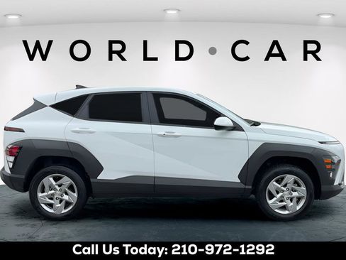 Used 2024 Hyundai Kona SE AWD/4WD image 8