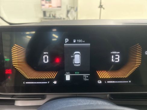 New 2026 Kia Carnival EX image 15