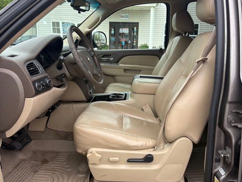 Used 2011 Chevrolet Tahoe LT w/ Suspension Package, Off-Road AWD/4WD image 9