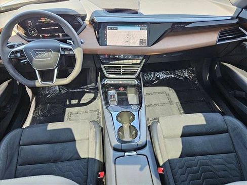 Used 2022 Audi e-tron GT Premium Plus AWD/4WD image 17
